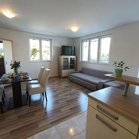 Lägenhet Maurora Terrace