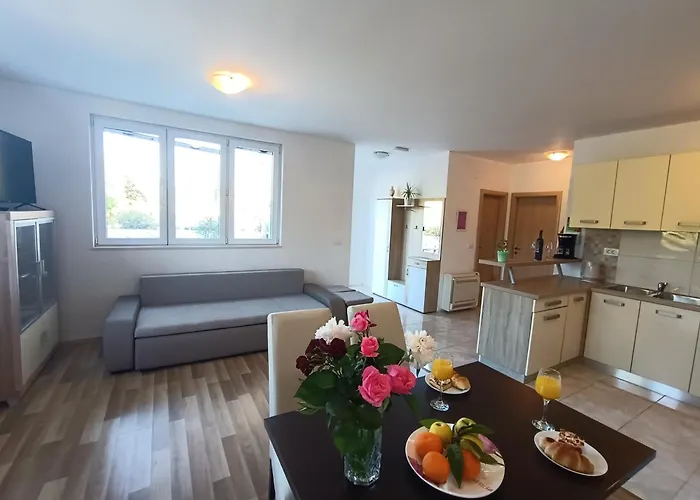 Maurora Terrace 자톤